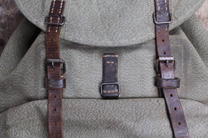 Vintage 1950s Swiss army rucksack - military backpack - salt pepper cotton canvas - for hiking and camping gear