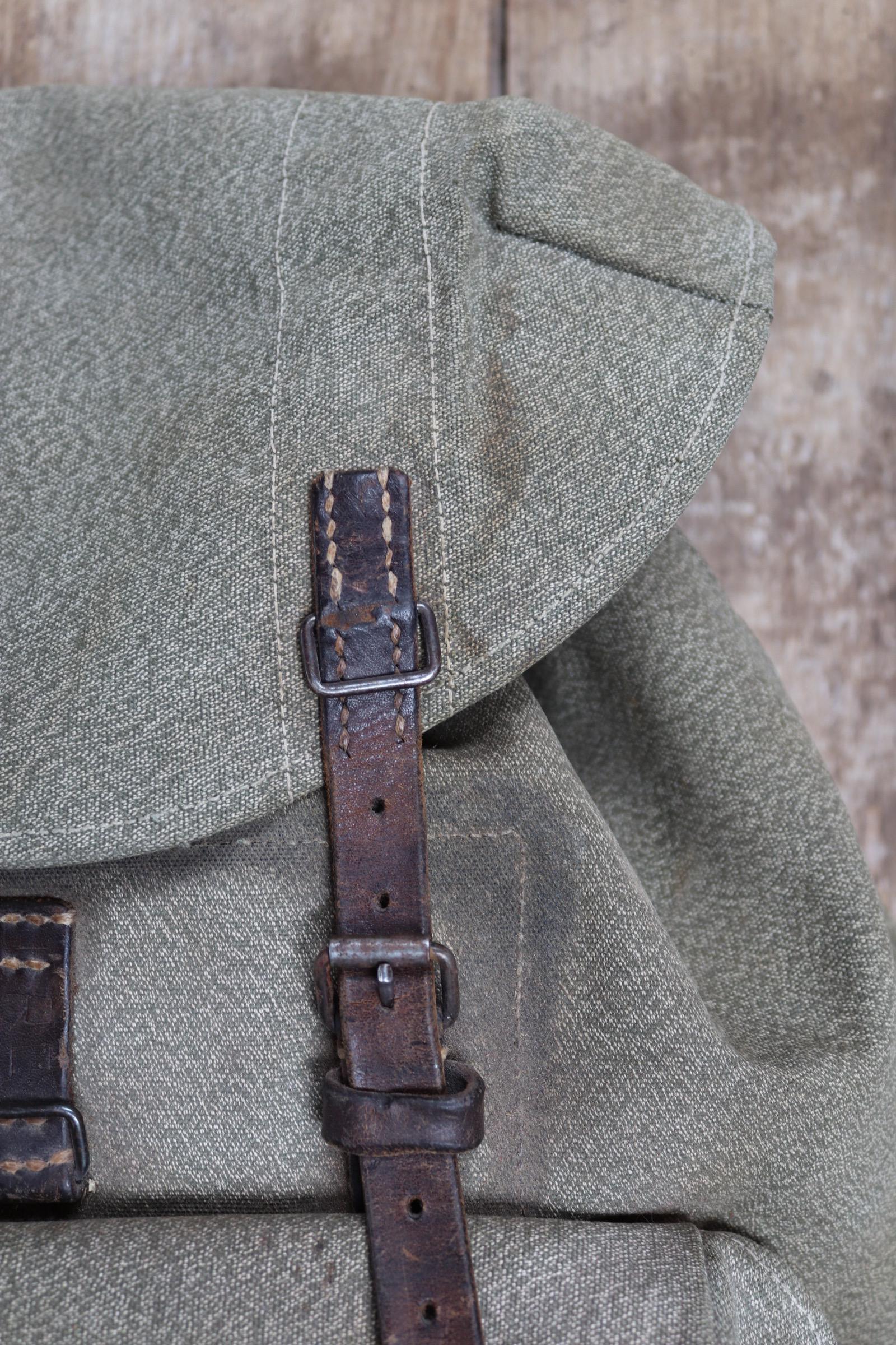 Vintage 1950s Swiss army rucksack - military backpack - salt pepper cotton canvas - for hiking and camping gear