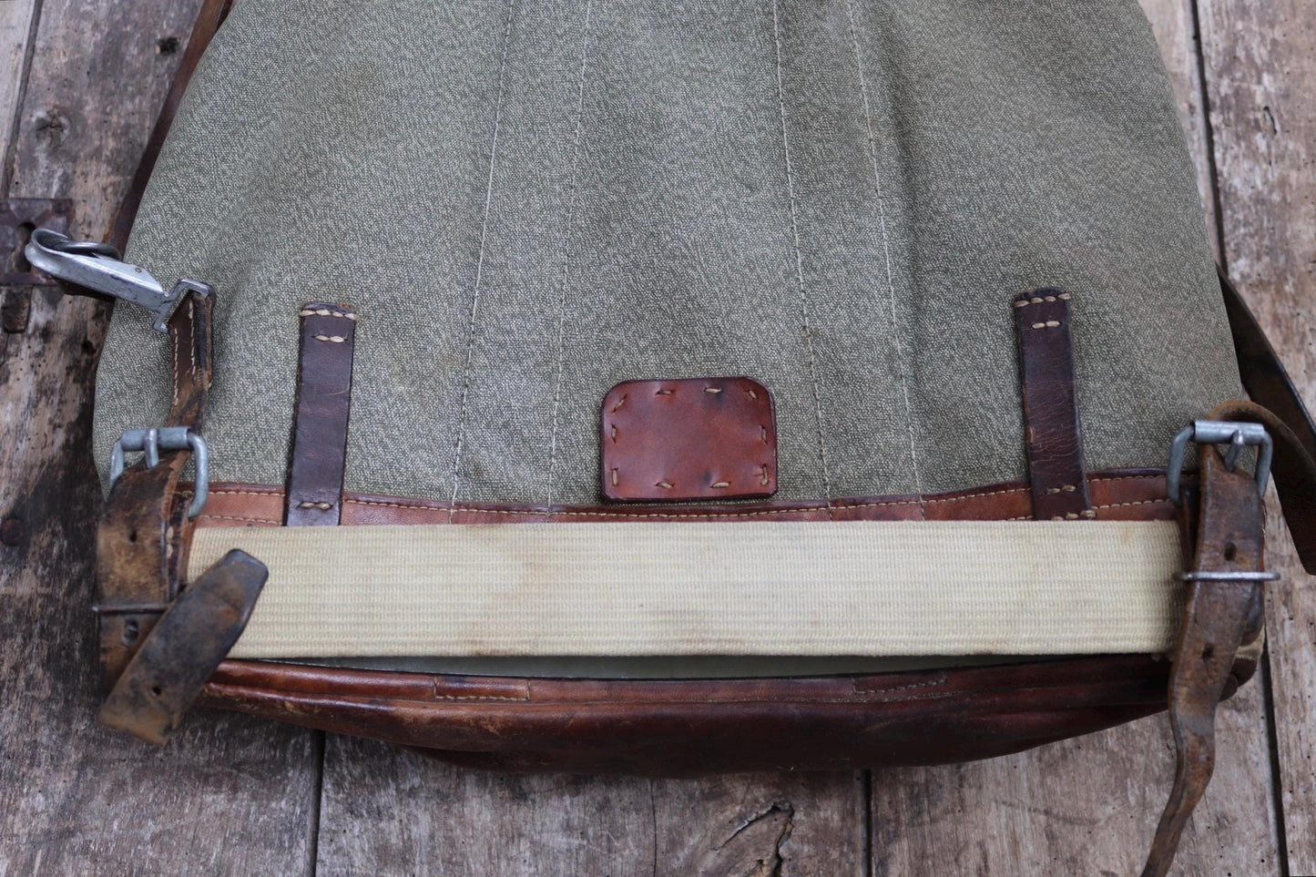 Vintage 1950s Swiss army rucksack - military backpack - salt pepper cotton canvas - for hiking and camping gear