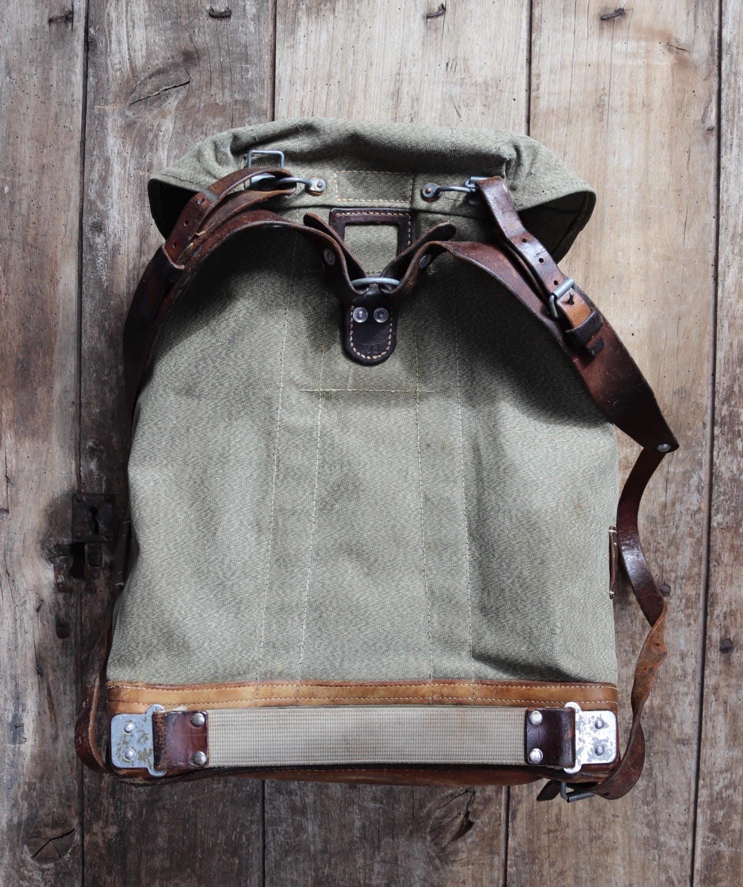 Vintage 1960s Swiss army rucksack - military backpack - salt pepper cotton canvas - for hiking and camping gear
