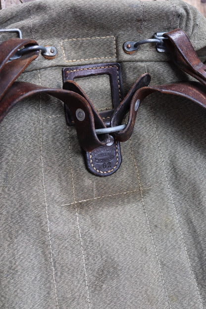 Vintage 1960s Swiss army rucksack - military backpack - salt pepper cotton canvas - for hiking and camping gear
