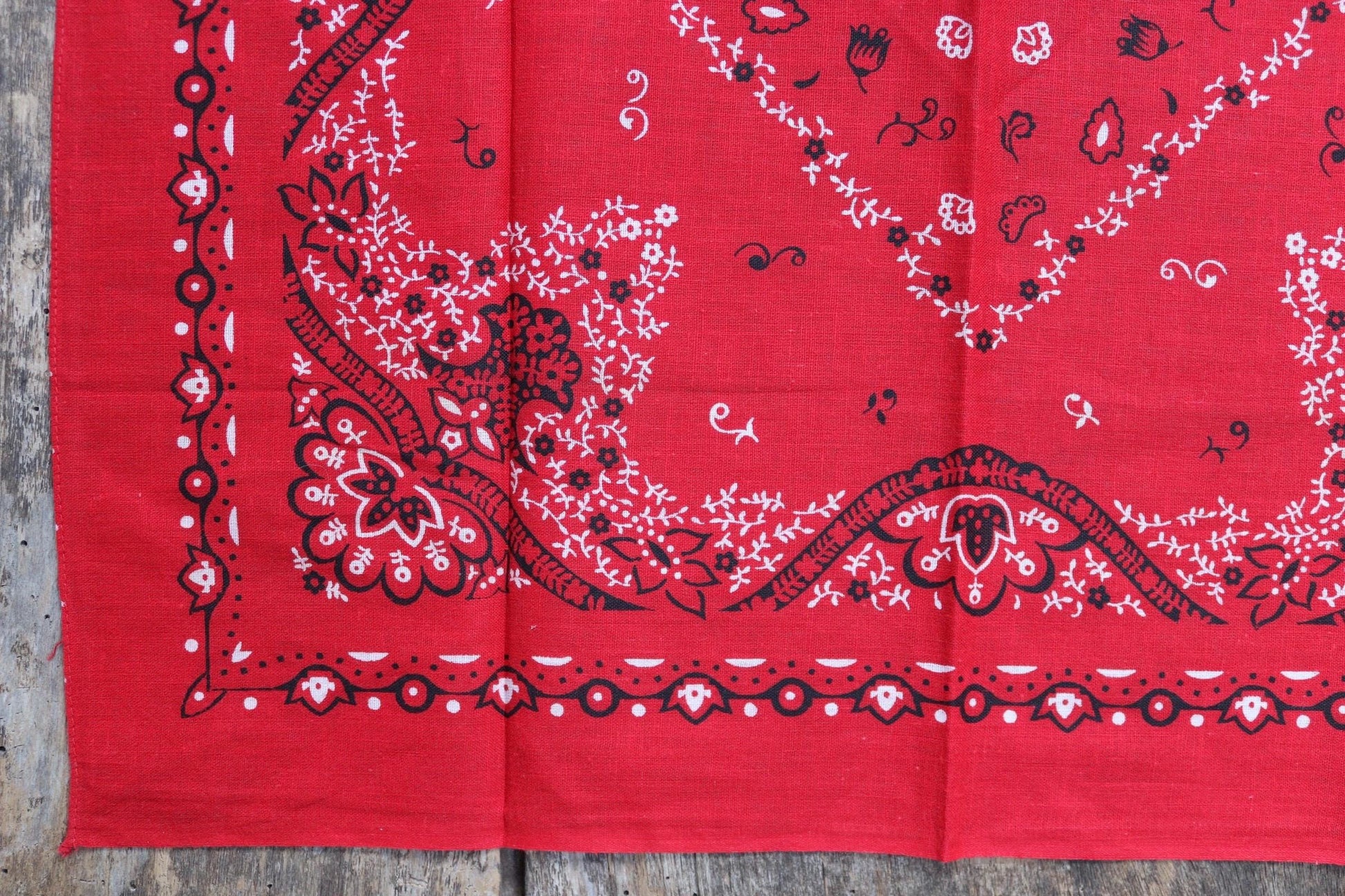 Vintage 1960s Elephant bandana - red cotton neckerchief - Western hanky