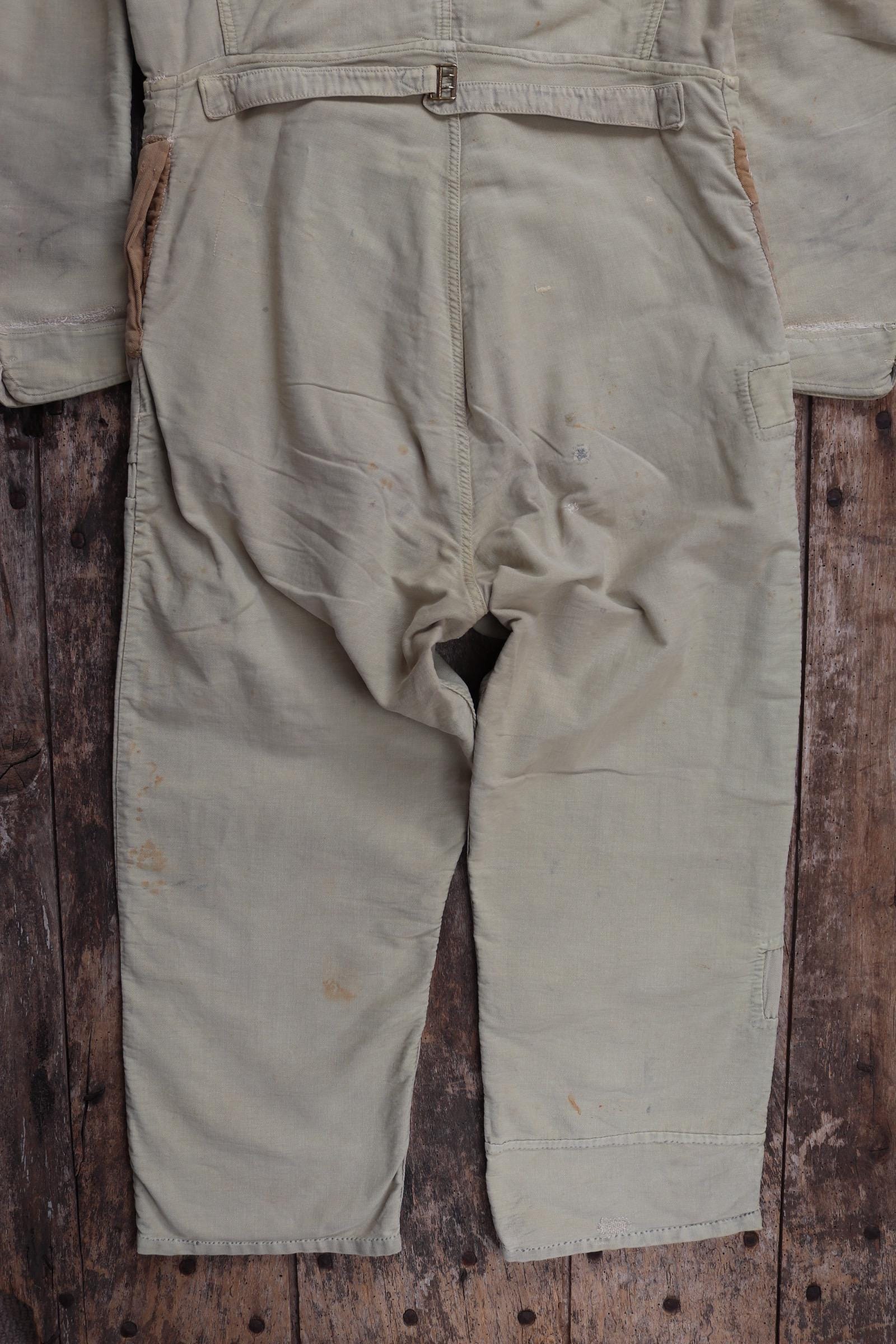 Vintage WW2 British workwear - 1940s overalls - mechanic coveralls - 43” x 37” x 26”