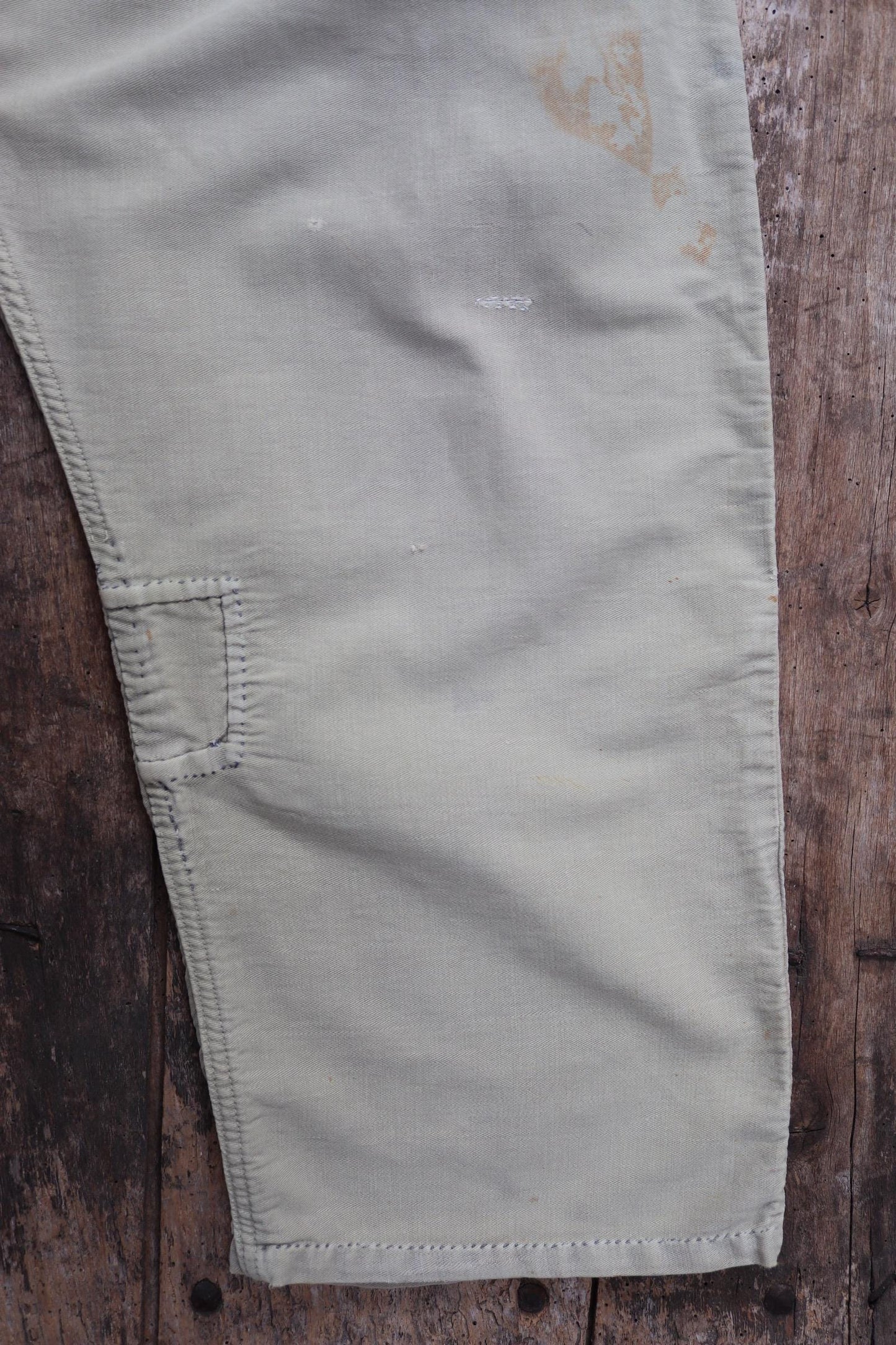Vintage WW2 British workwear - 1940s overalls - mechanic coveralls - 43” x 37” x 26”