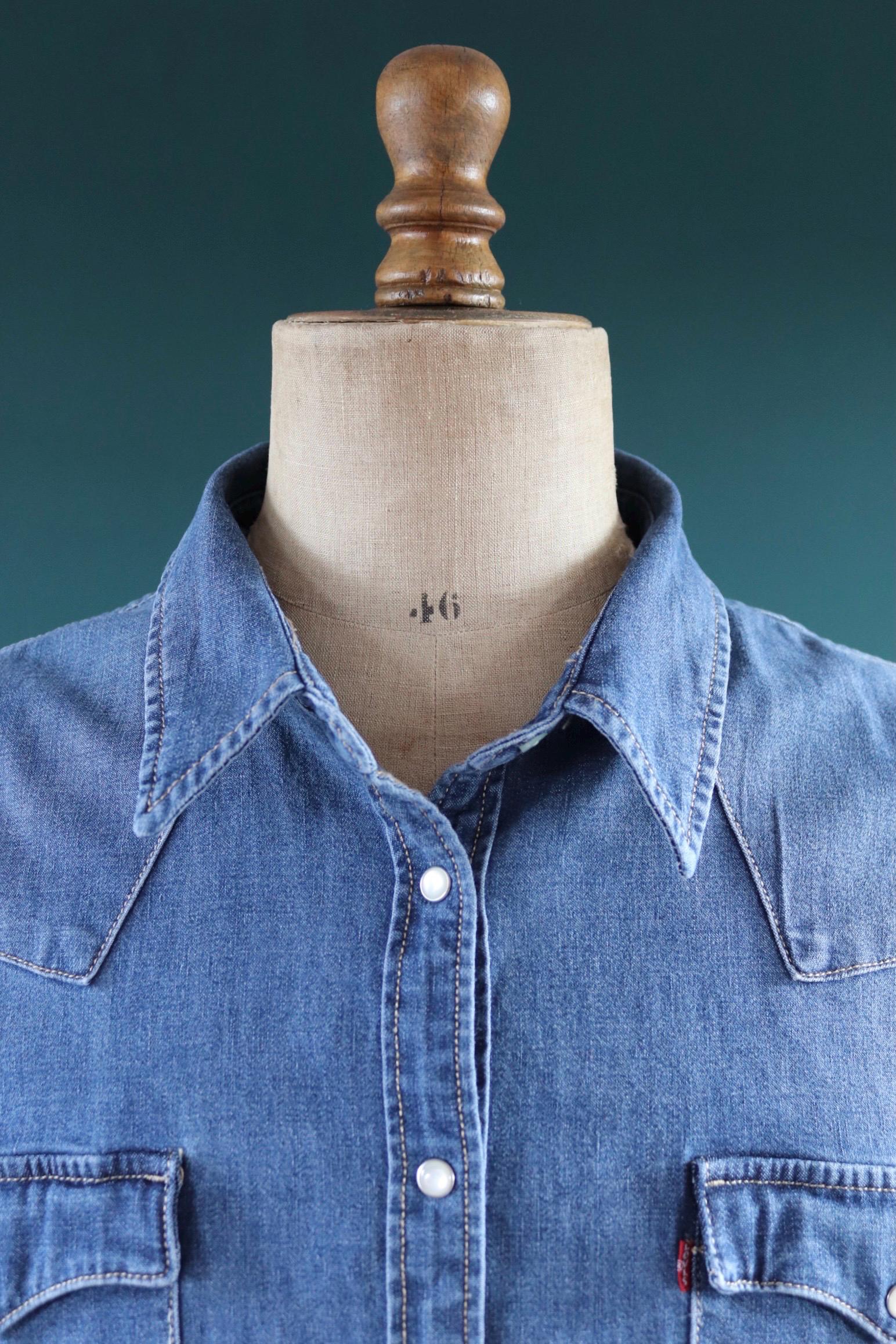 Vintage Levis denim cowboy shirt - pearl snap - Western style - 50" chest