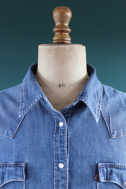 Vintage Levis denim cowboy shirt - pearl snap - Western style - 50" chest