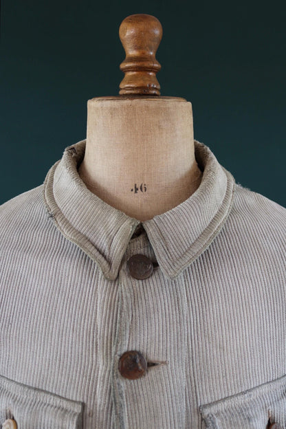 Vintage 1930s French hunting jacket - 1940s workwear - velours cotele - corduroy chore coat - 41” chest
