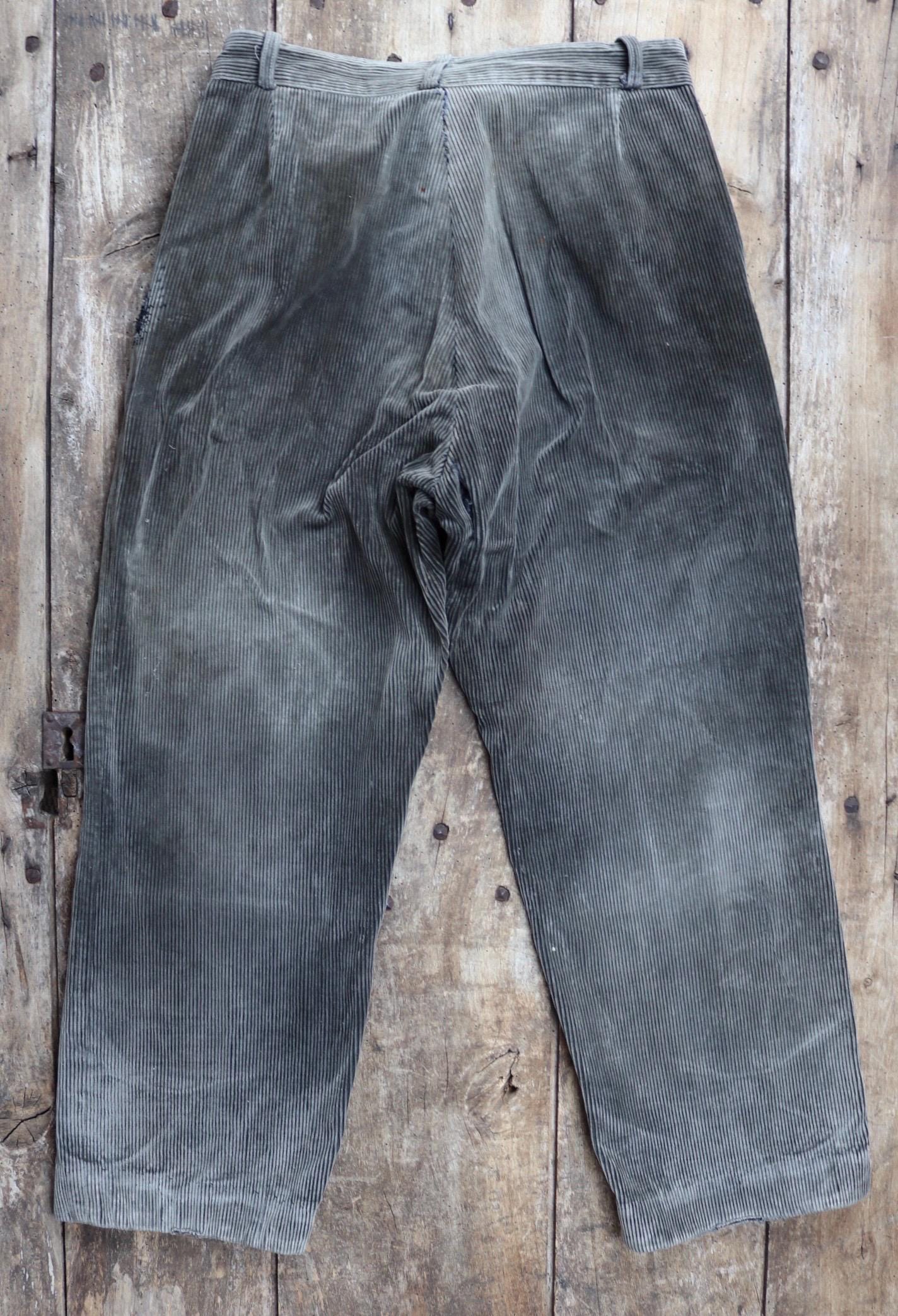 Vintage 1940s French workwear trousers - 1950s brown corduroy chore pants - darned and repaired - 31” x 26”