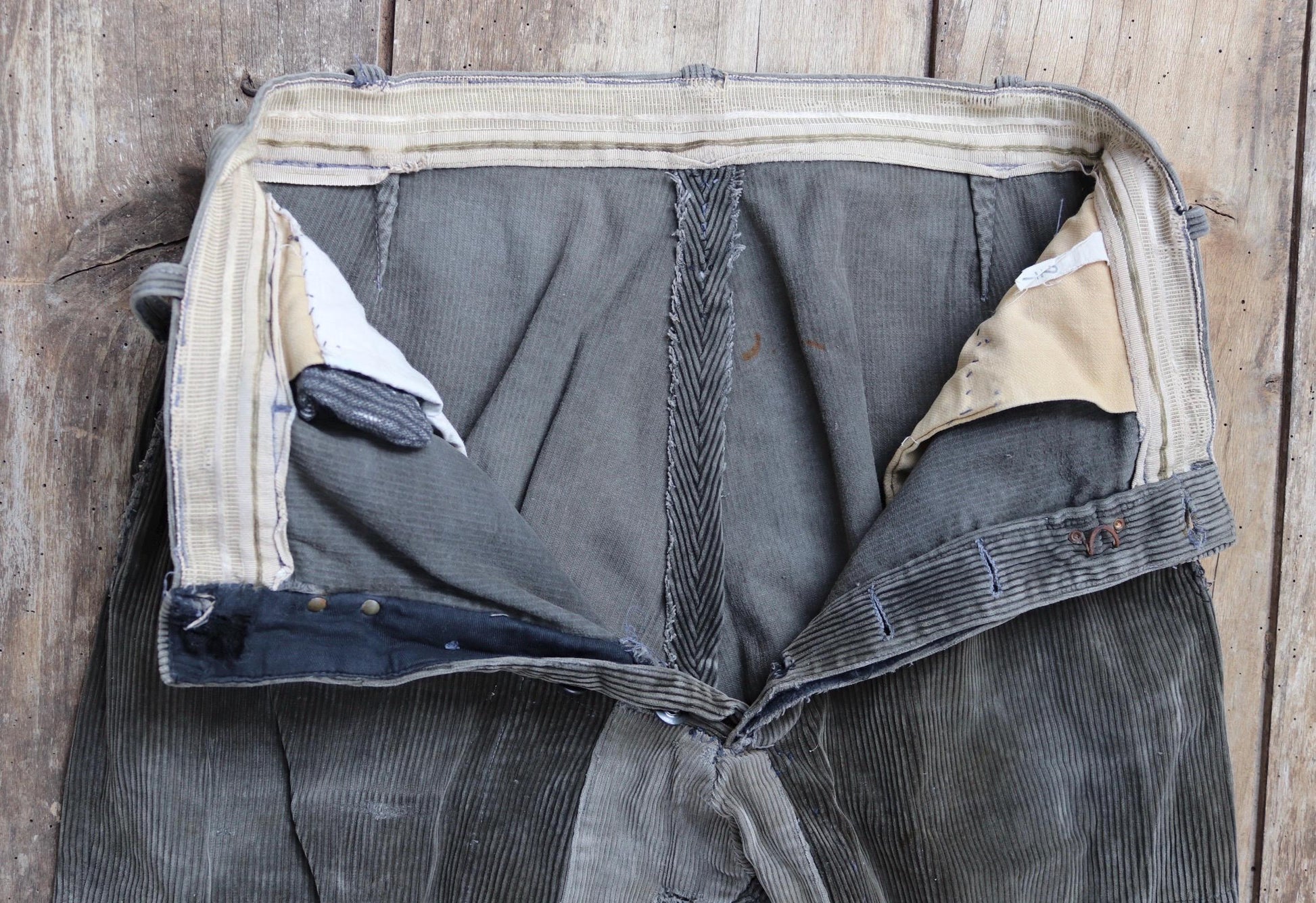 Vintage 1940s French workwear trousers - 1950s brown corduroy chore pants - darned and repaired - 31” x 26”