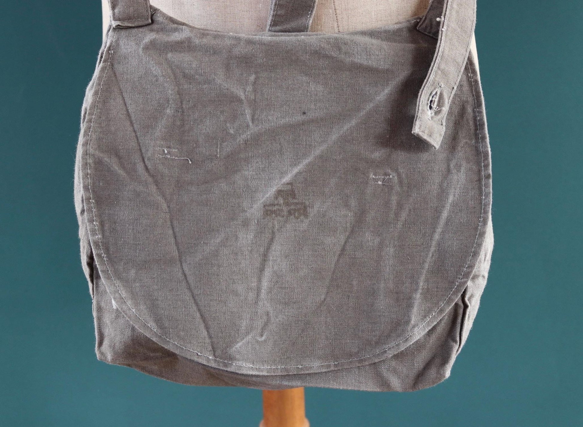 Vintage 1950s Swedish military bag - cotton cross shoulder musette - mattornist