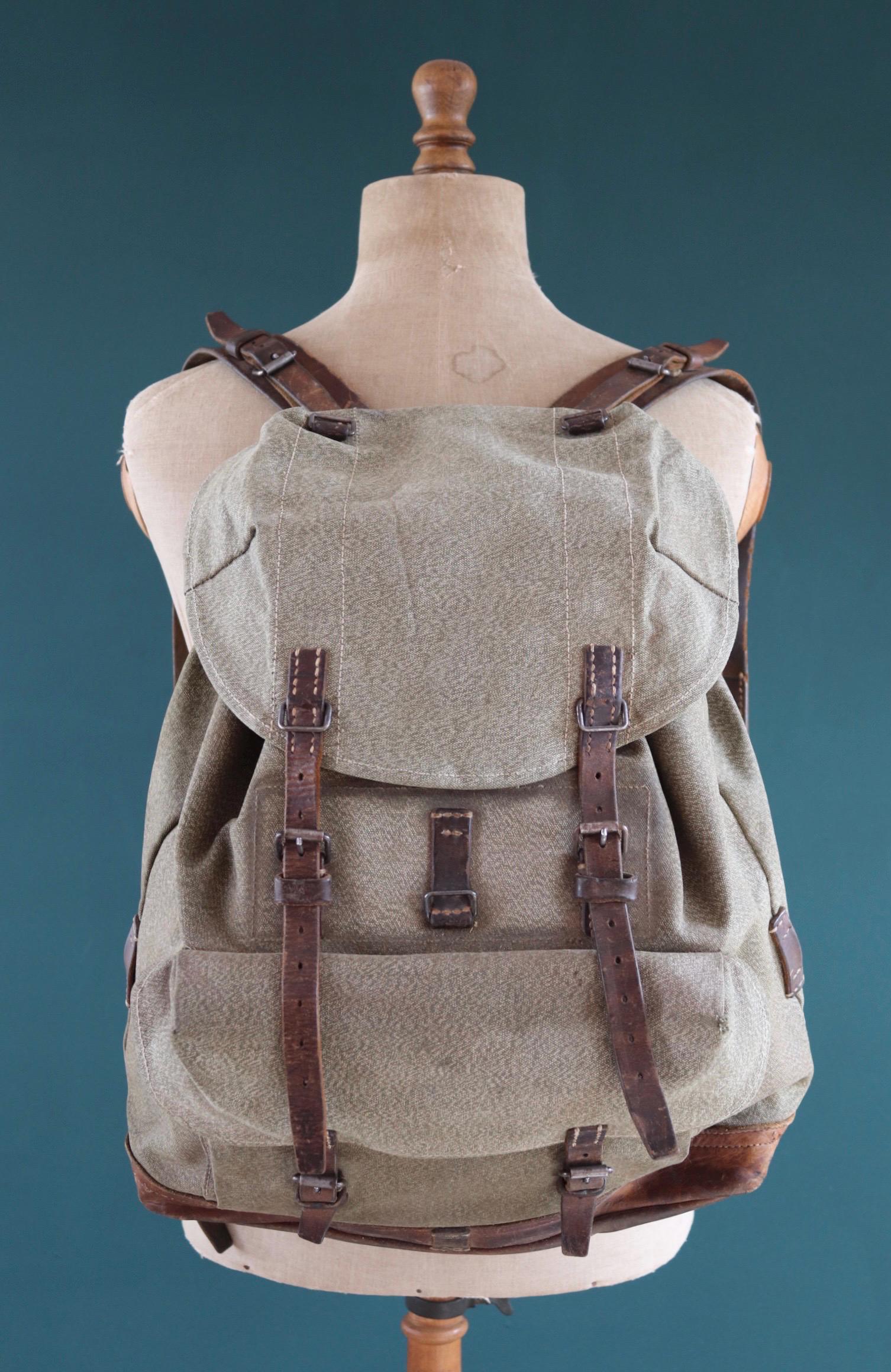 Vintage 1950s Swiss army rucksack - military backpack - salt pepper cotton canvas - for hiking and camping gear