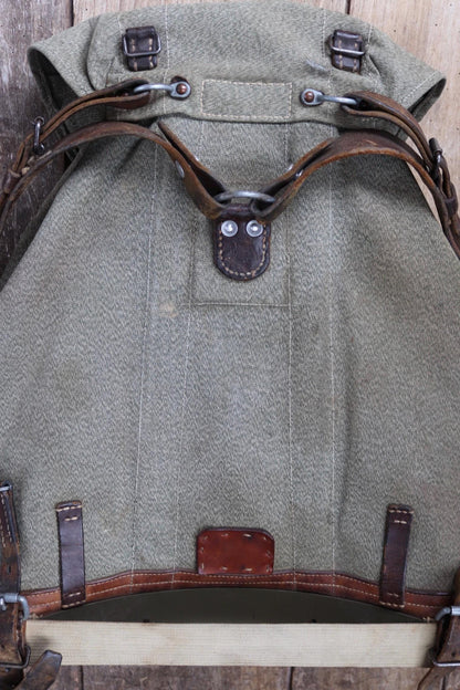 Vintage 1950s Swiss army rucksack - military backpack - salt pepper cotton canvas - for hiking and camping gear
