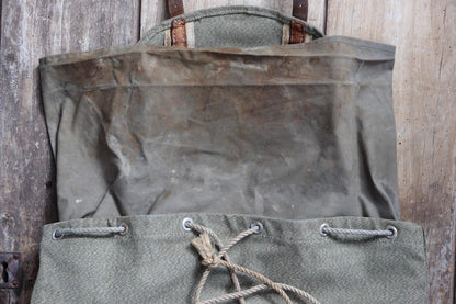 Vintage 1960s Swiss army rucksack - military backpack - salt pepper cotton canvas - for hiking and camping gear
