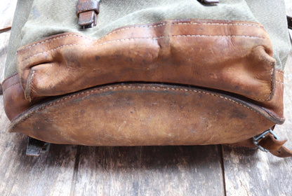 Vintage 1960s Swiss army rucksack - military backpack - salt pepper cotton canvas - for hiking and camping gear