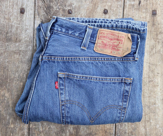 Vintage Levis 501 jeans - blue denim workwear - 36" x 32"