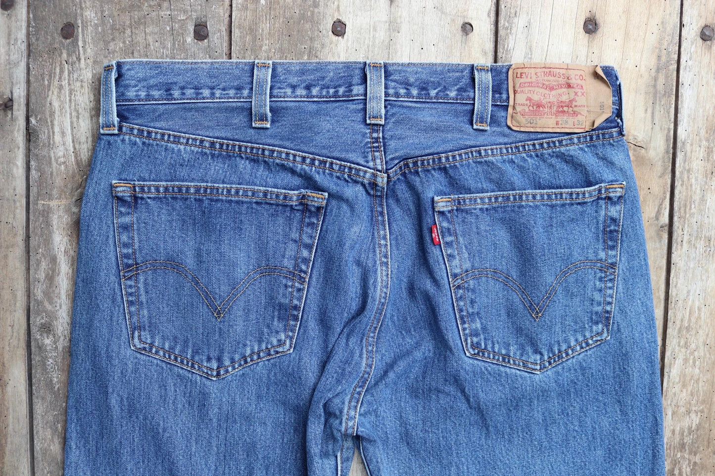 Vintage Levis 501 jeans - blue denim workwear - 36" x 32"