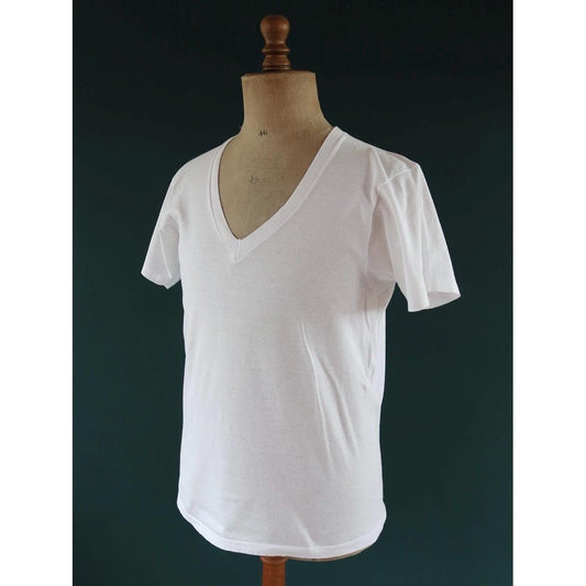 Vintage 1990s Hanes v neck t shirt - single stitch - plain white tee - 40” chest