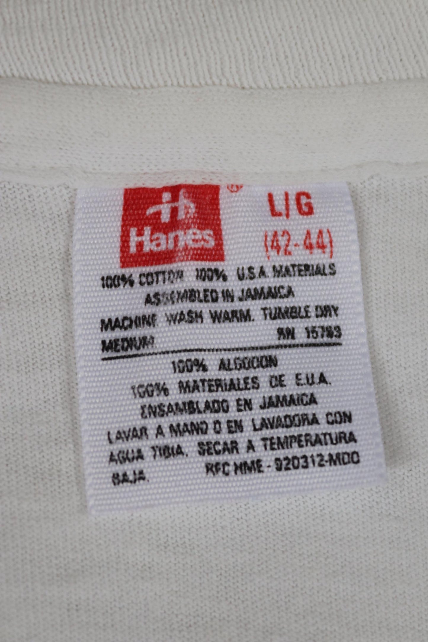 Vintage 1990s Hanes v neck t shirt - single stitch - plain white tee - 40” chest