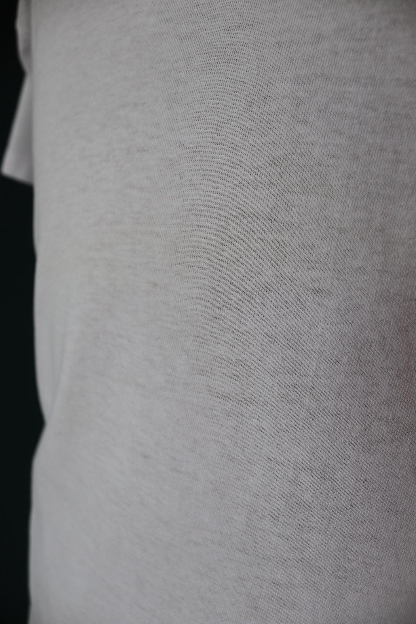 Vintage 1990s Hanes v neck t shirt - single stitch - plain white tee - 40” chest