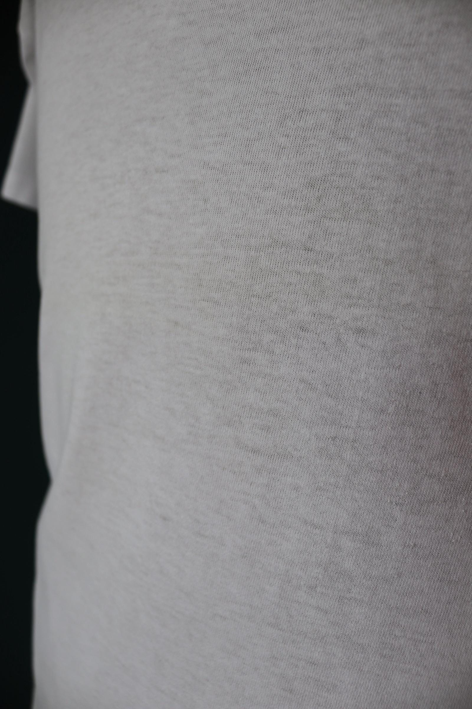 Vintage 1990s Hanes v neck t shirt - single stitch - plain white tee - 40” chest
