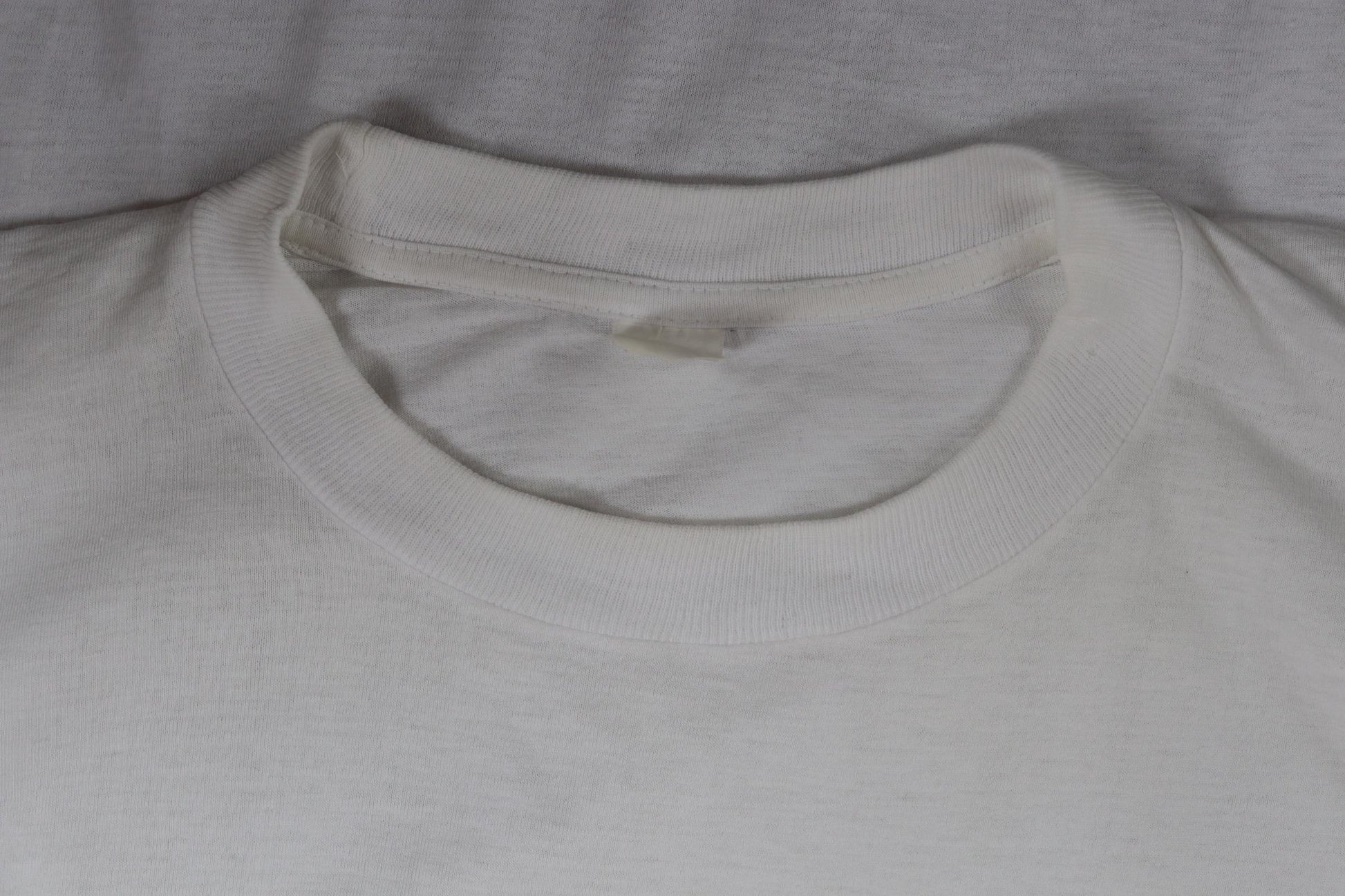Vintage 1980s t shirt - plain white tee - 44” chest