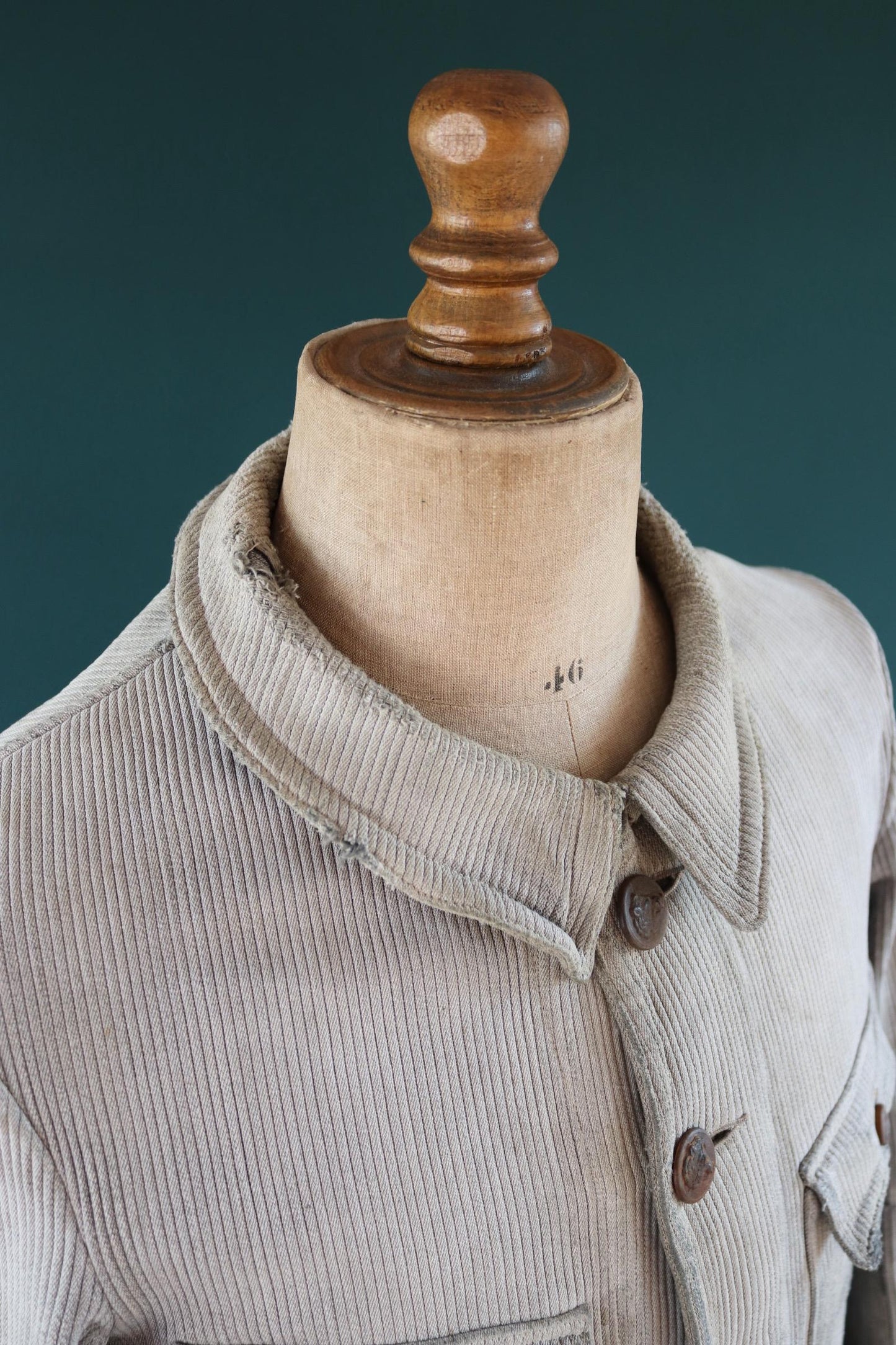 Vintage 1930s French hunting jacket - 1940s workwear - velours cotele - corduroy chore coat - 41” chest