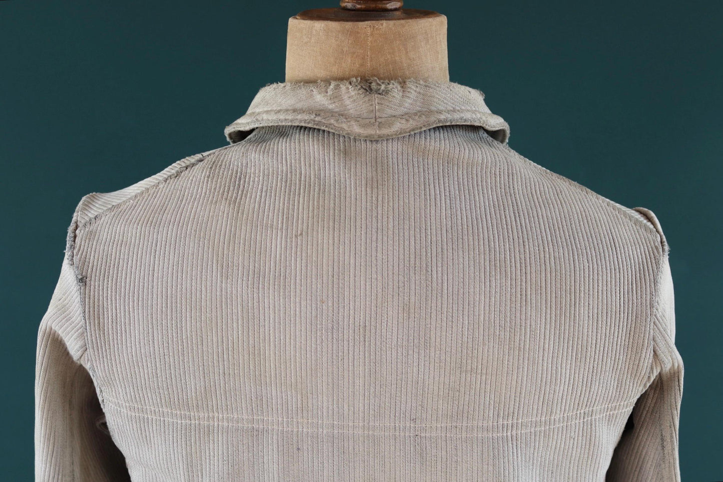 Vintage 1930s French hunting jacket - 1940s workwear - velours cotele - corduroy chore coat - 41” chest