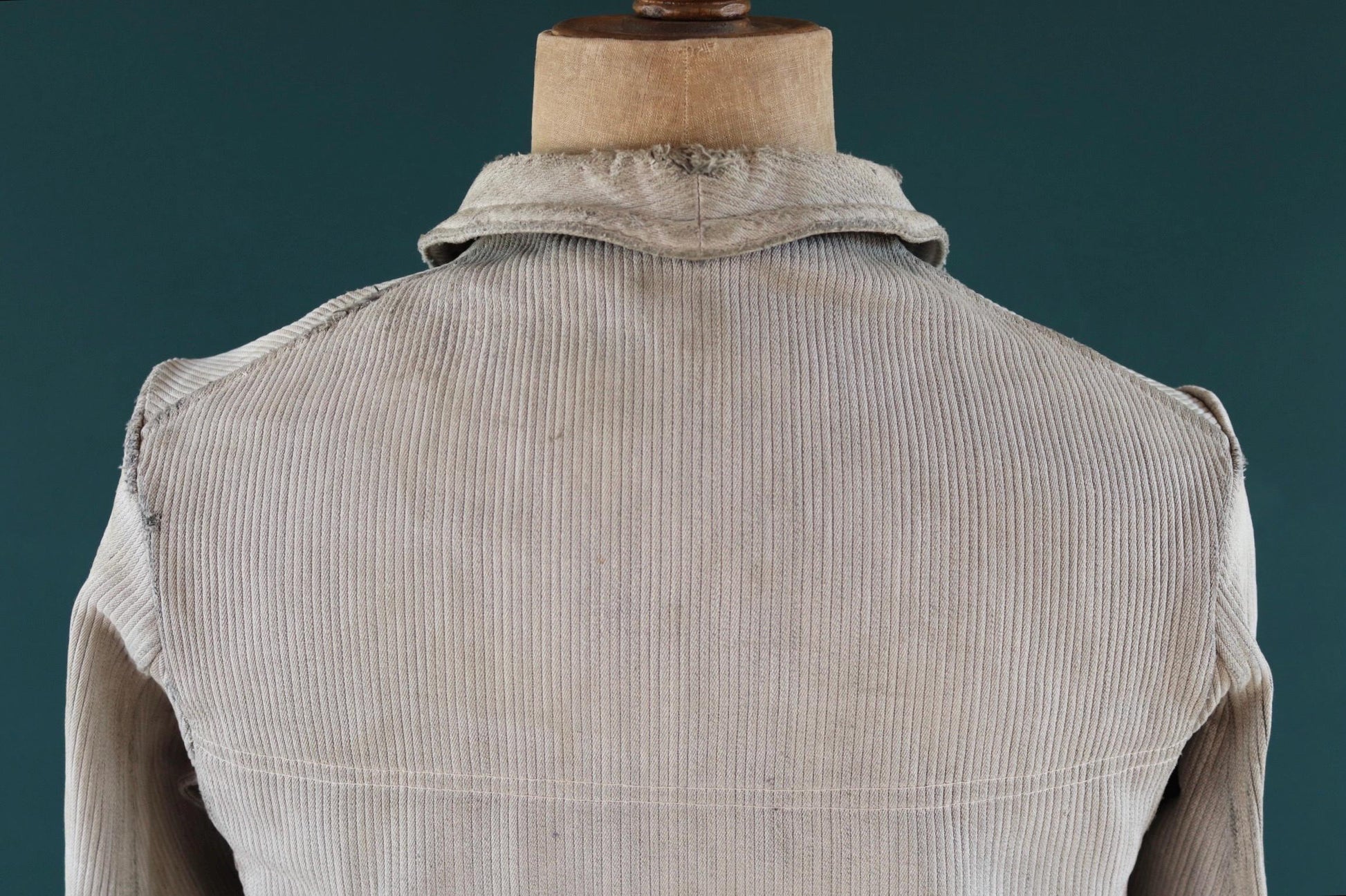 Vintage 1930s French hunting jacket - 1940s workwear - velours cotele - corduroy chore coat - 41” chest