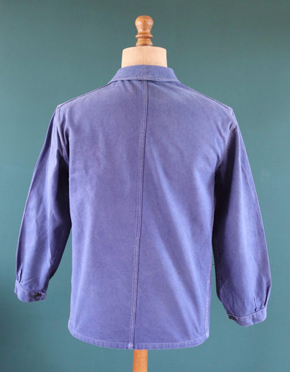 Vintage 1960s French workwear jacket - Vêtra - blue cotton twill chore coat - 42” chest