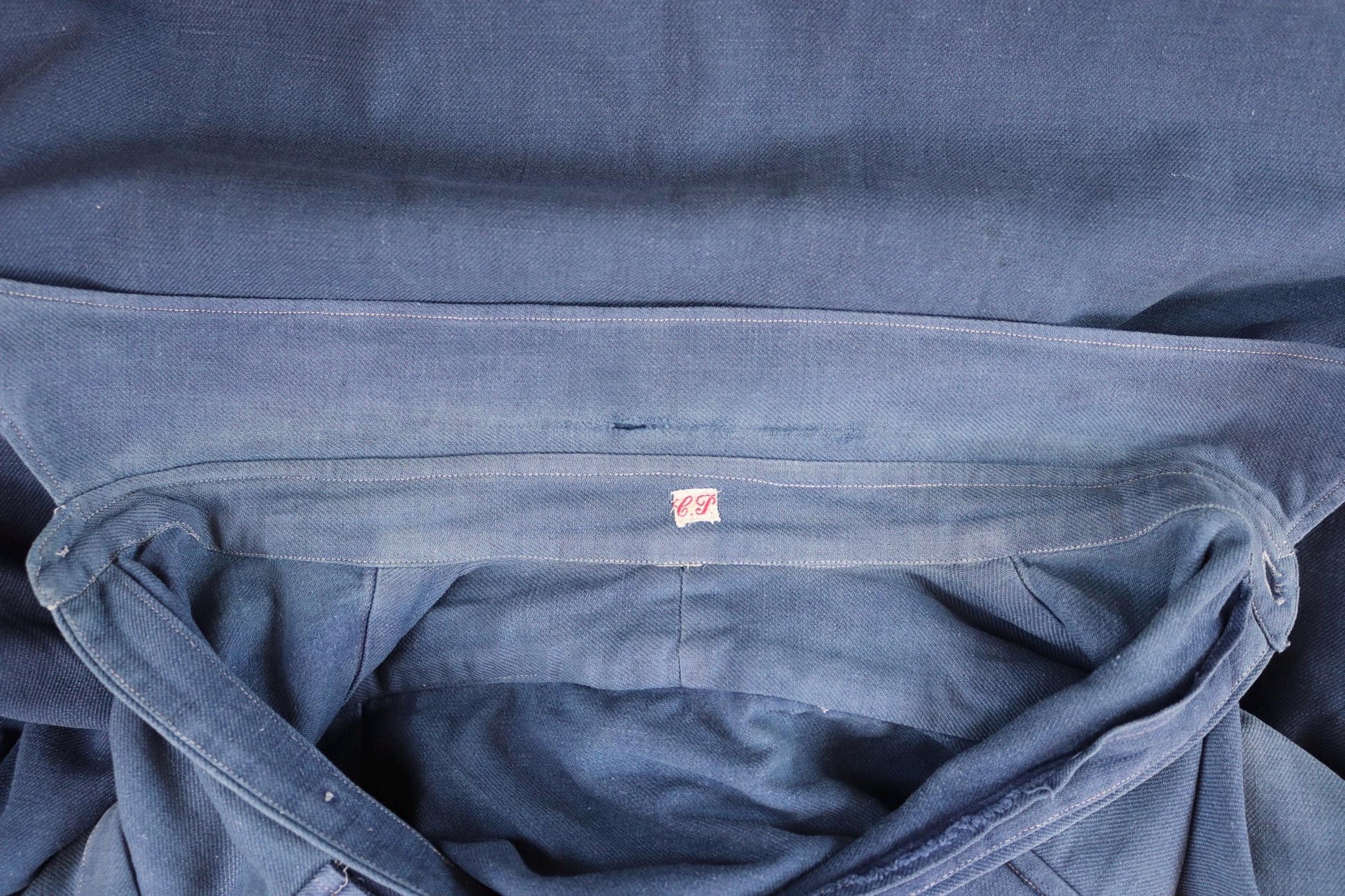 Vintage 1940s French workwear shirt - faded blue cotton - 48” chest