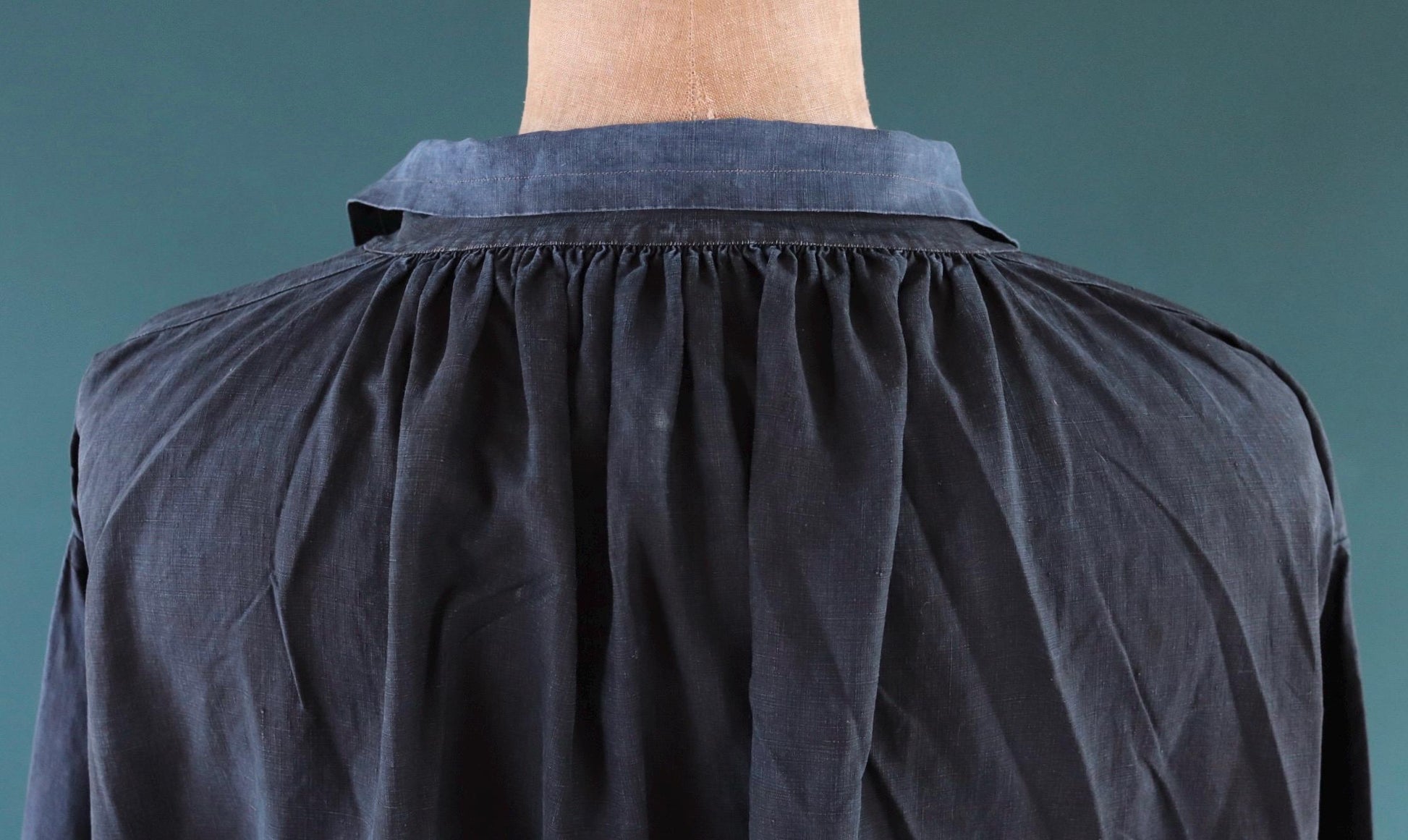 Antique 1900s French indigo biaude - linen workwear smock - 64" chest