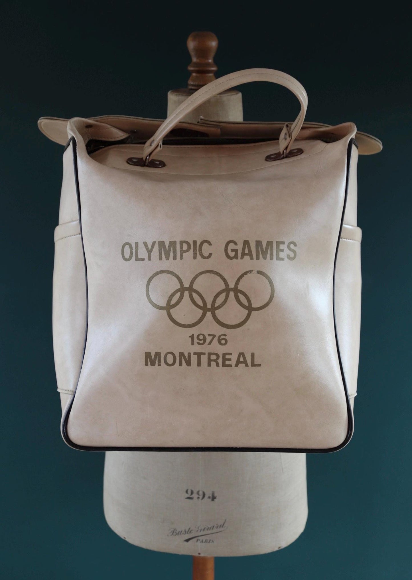 Vintage 1970s Olympics bag - 1976 Montreal memorabilia - carry on luggage - weekender - overnight hold all