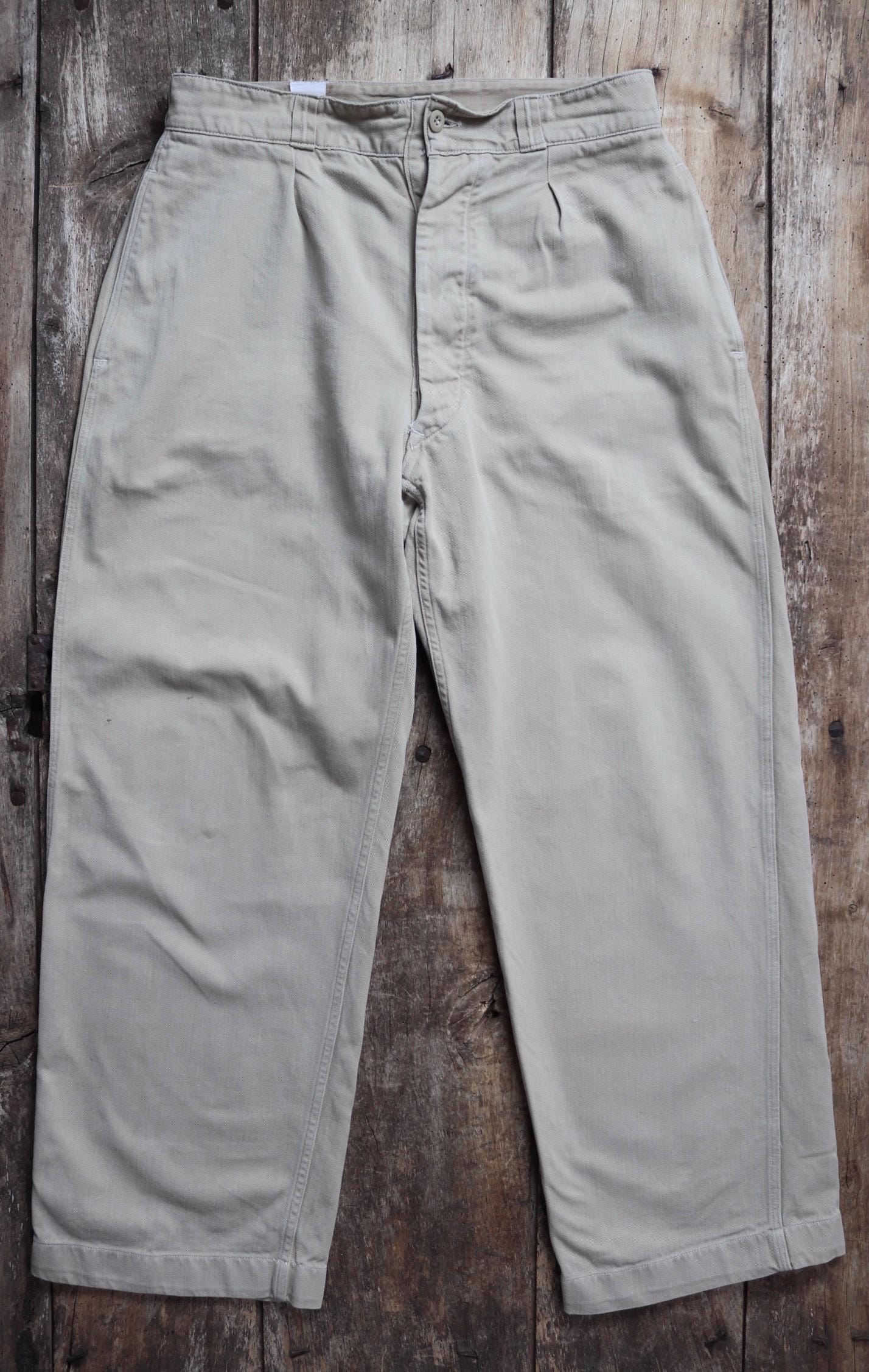 Vintage 1960s French army chinos - military trousers - pleated pants - 32" x 29"