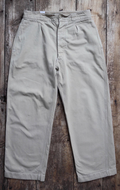 Vintage 1960s French army chinos - military trousers - pleated pants - 32" x 29"