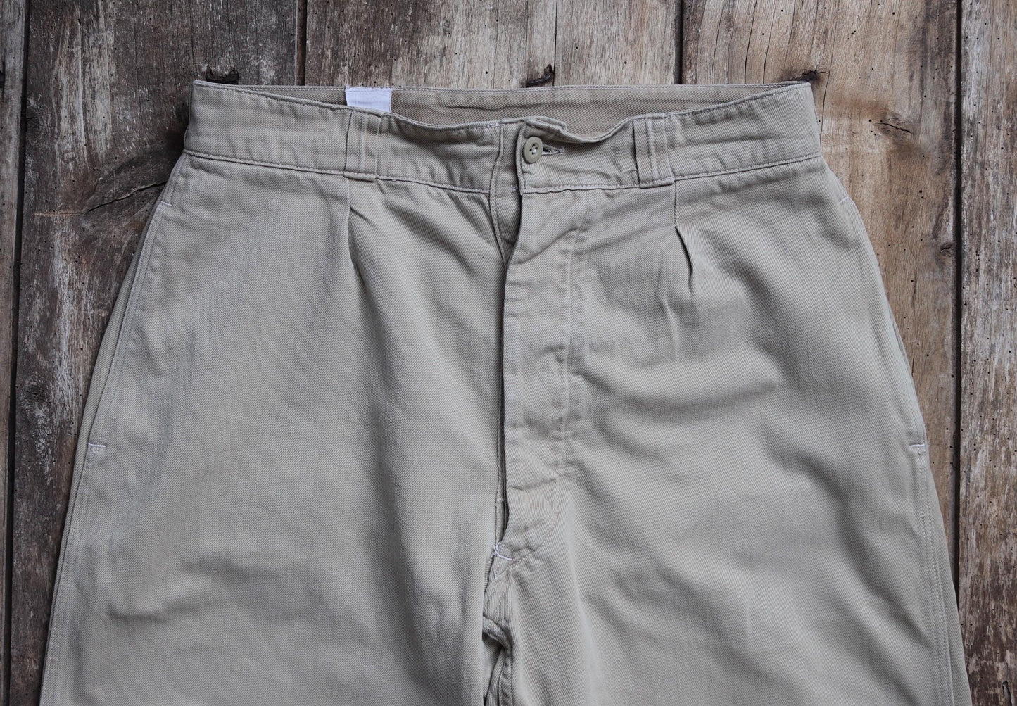 Vintage 1960s French army chinos - military trousers - pleated pants - 32" x 29"