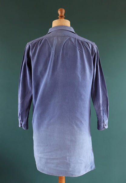 Vintage 1940s French workwear shirt - faded blue cotton - darned and repaired - 44” chest