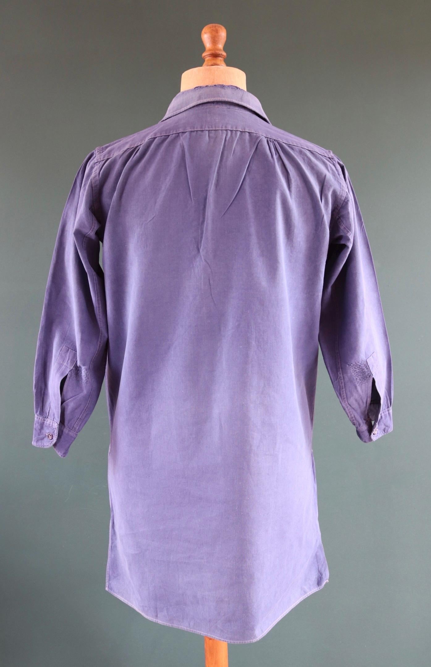 Vintage 1940s French workwear shirt - faded blue cotton - darned and repaired - 44” chest