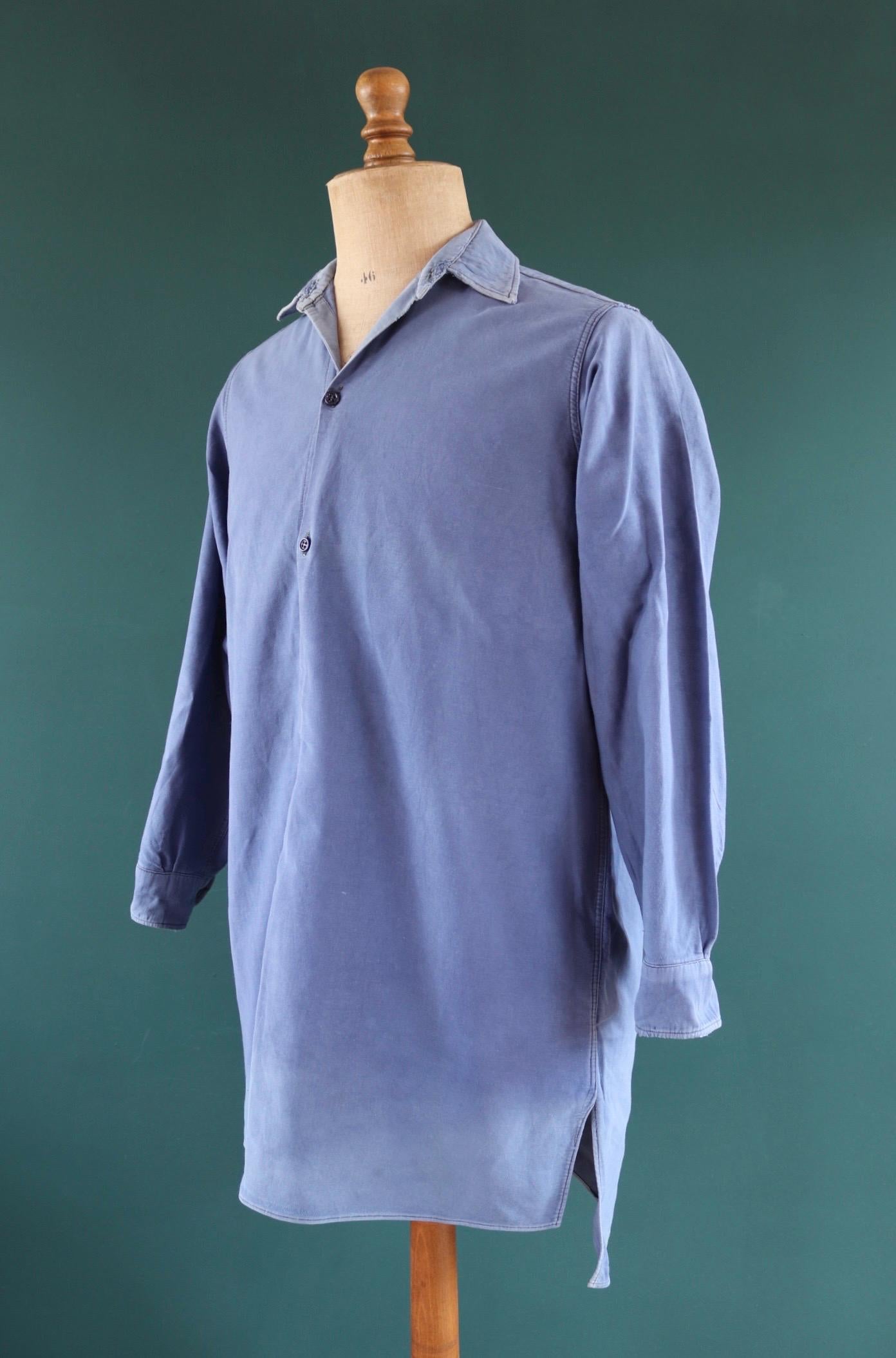 Vintage 1940s French workwear shirt - faded blue cotton - 43” chest