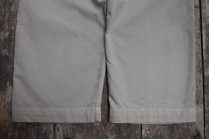 Vintage 1950s French army chinos - M52 military trousers - pleated pants - 29" x 29"