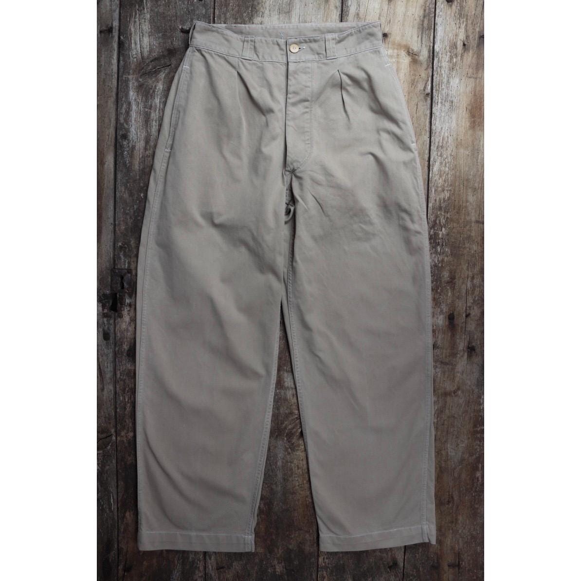 Vintage 1950s French army chinos - M52 military trousers - pleated pants - 29" x 29"
