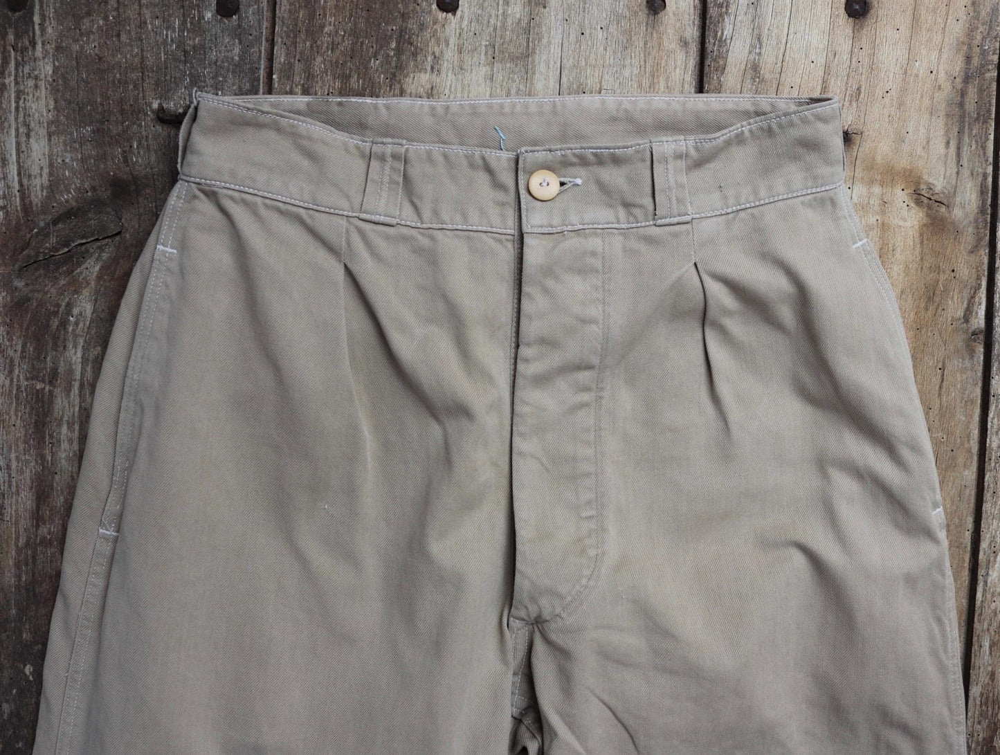Vintage 1950s French army chinos - M52 military trousers - pleated pants - 29" x 29"