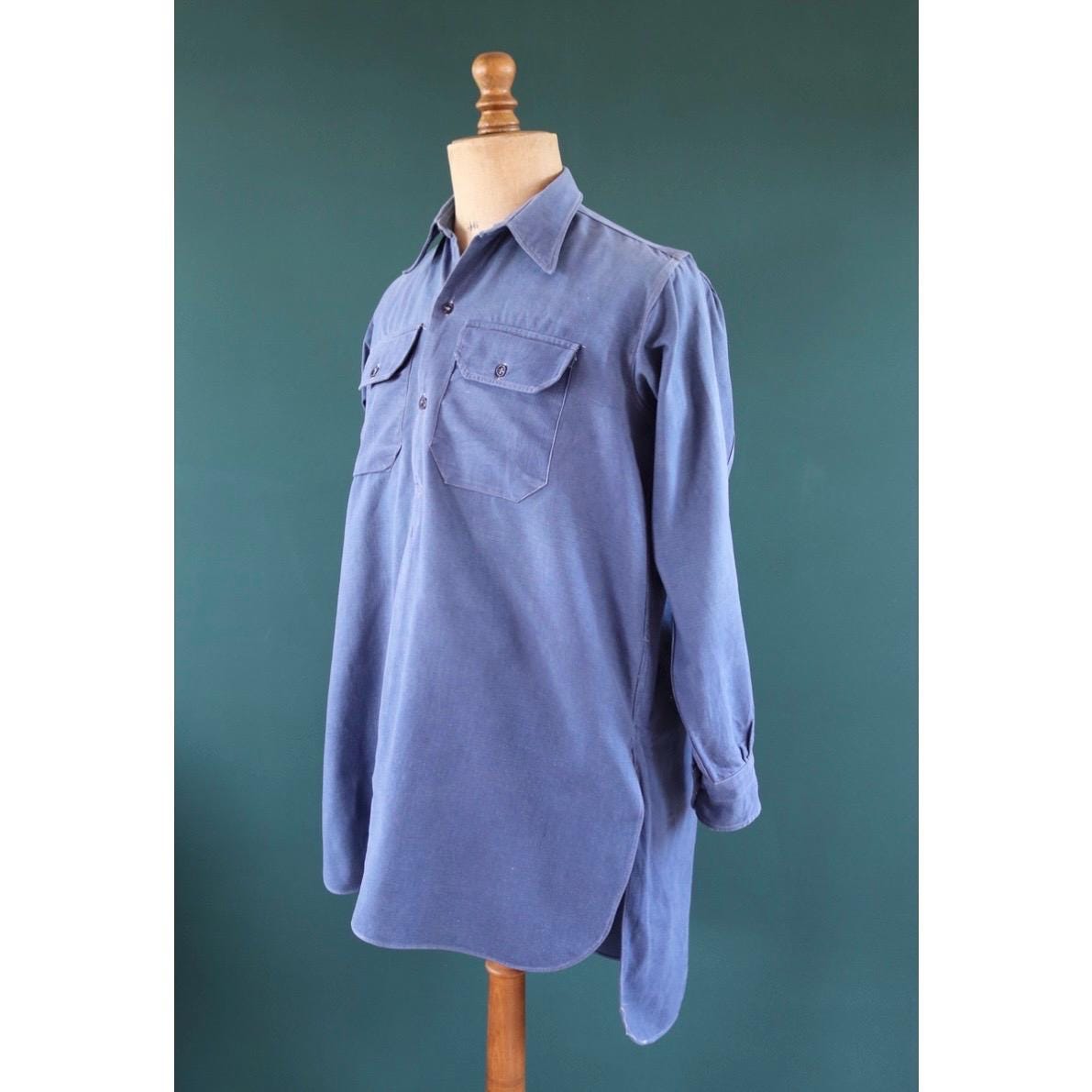 Vintage 1940s French workwear shirt - faded blue cotton - 48” chest