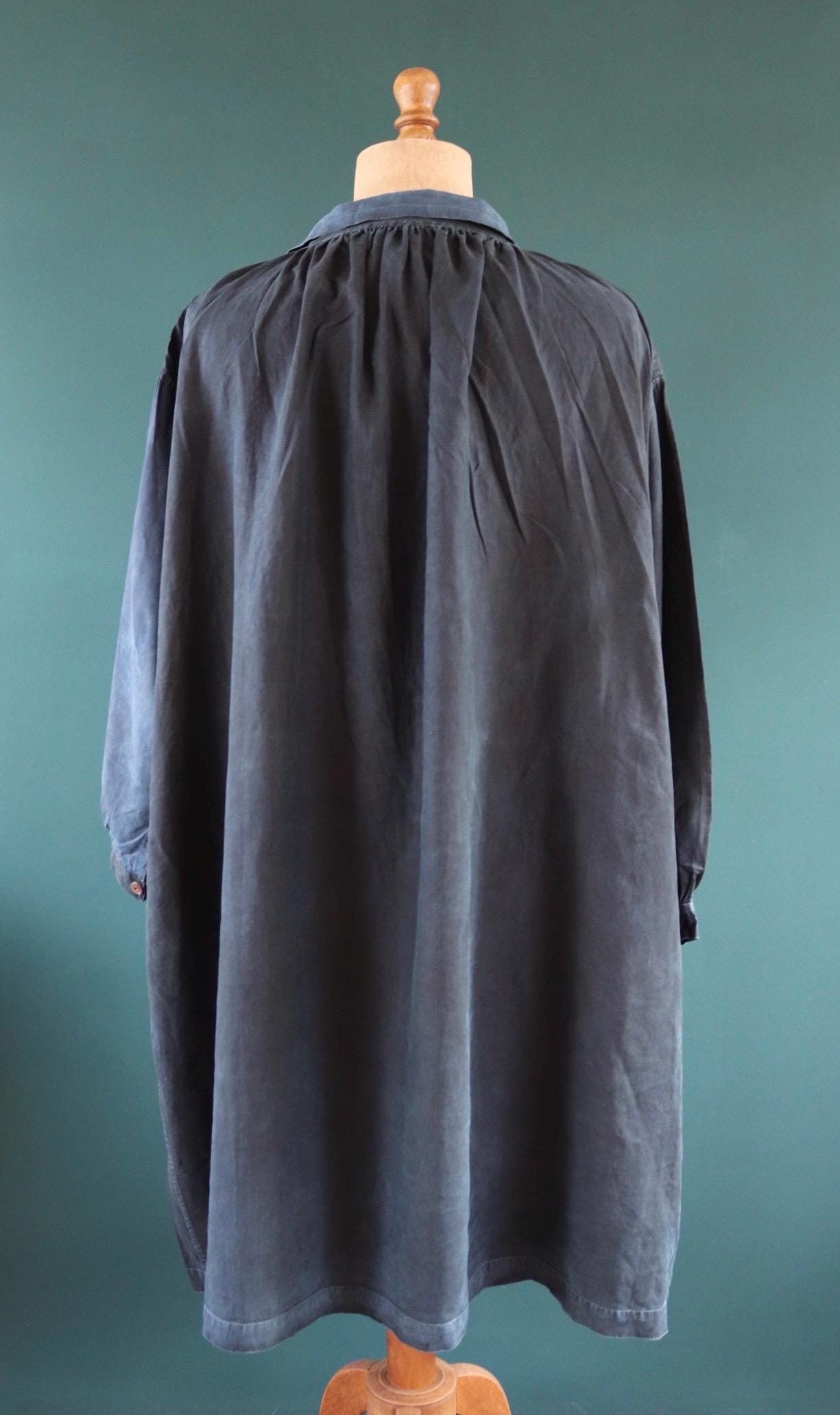 Antique 1900s French indigo biaude - linen workwear smock - 64" chest