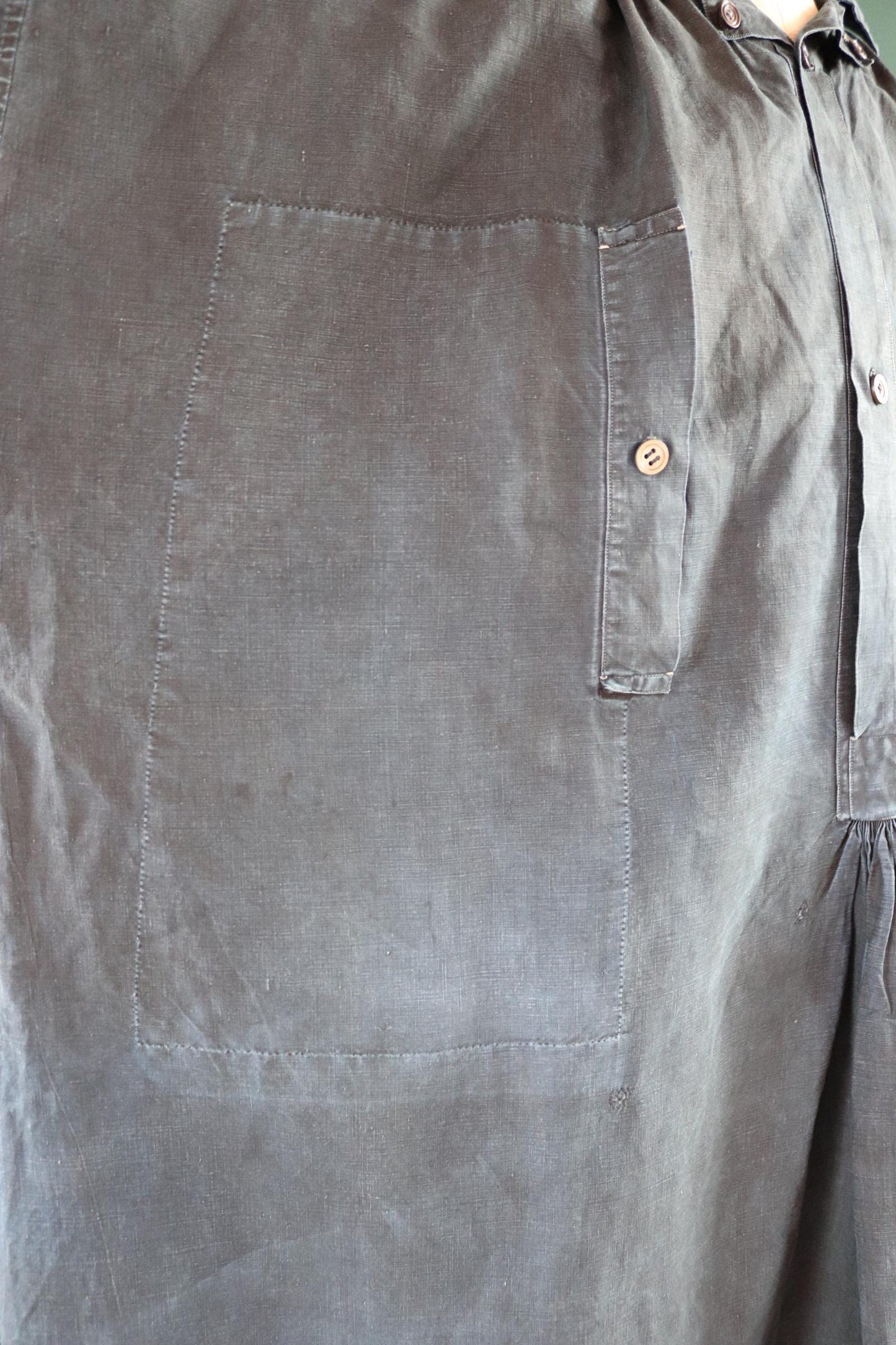 Antique 1900s French indigo biaude - linen workwear smock - 64" chest