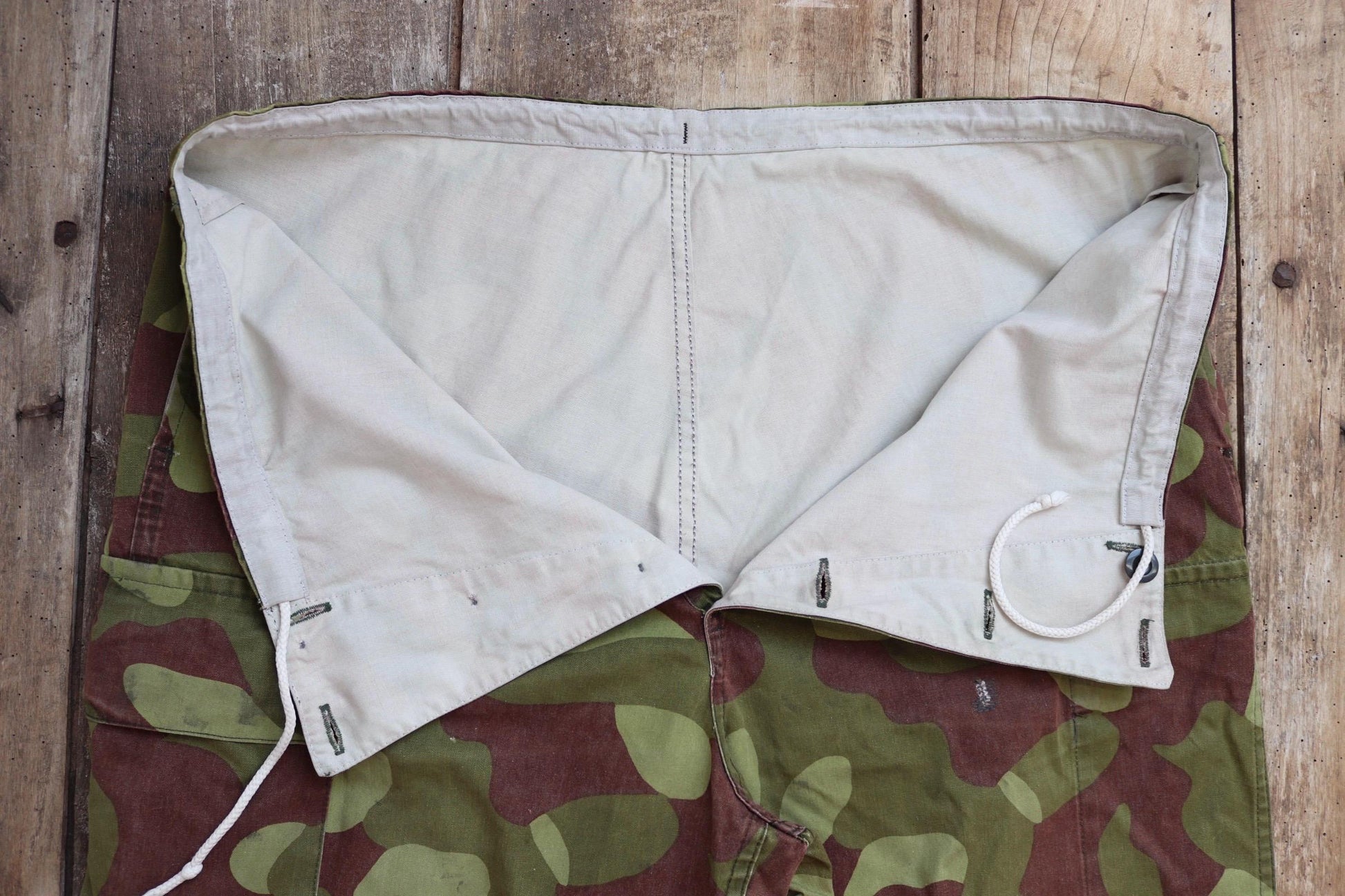 Vintage 1990s Finnish M62 camo trousers - windproof paratrooper pants - 40” x 28”