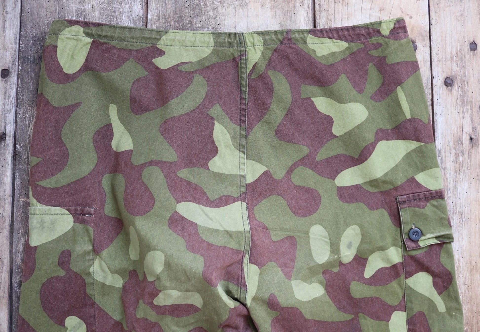 Vintage 1990s Finnish M62 camo trousers - windproof paratrooper pants - 40” x 28”
