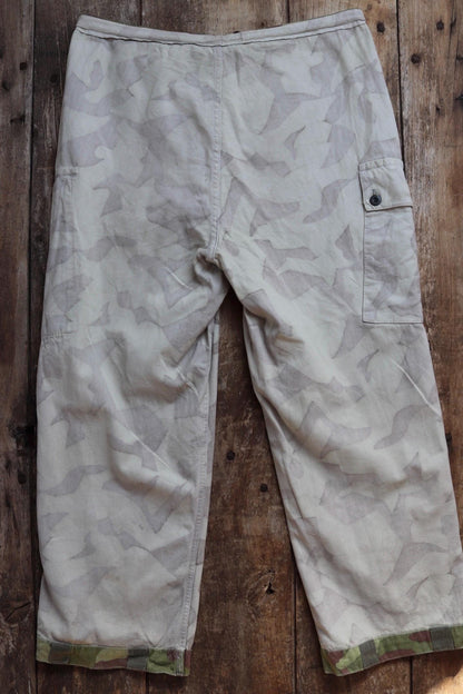 Vintage 1990s Finnish M62 camo trousers - windproof paratrooper pants - 40” x 28”