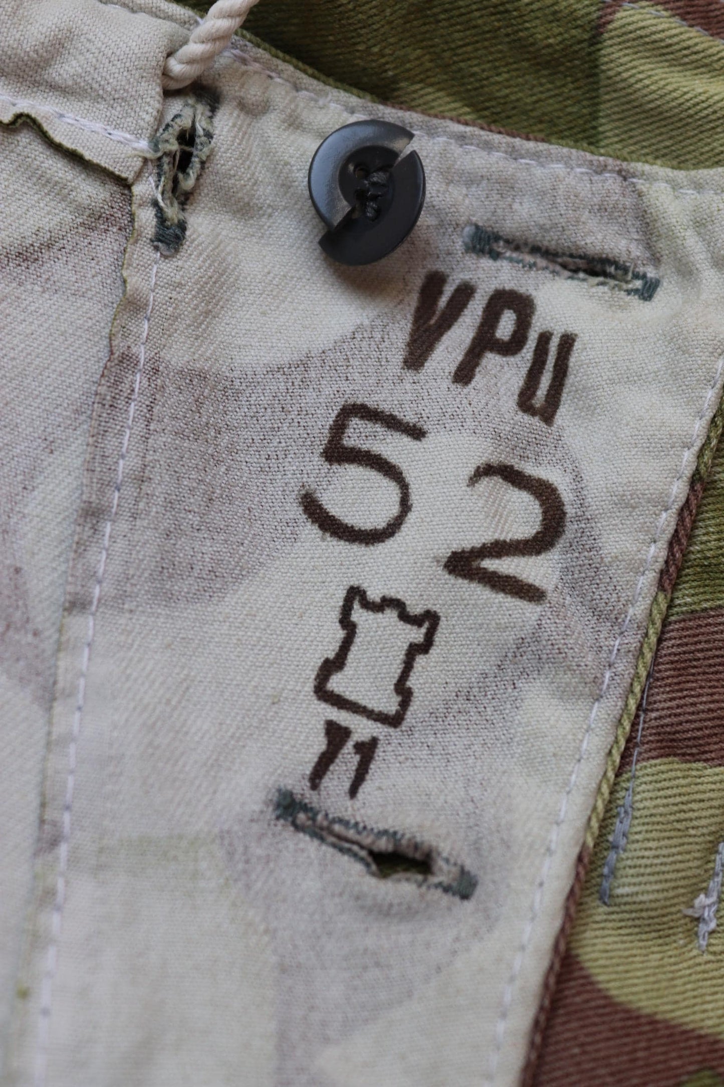 Vintage 1970s Finnish M62 camo trousers - windproof paratrooper pants - 37” x 28”