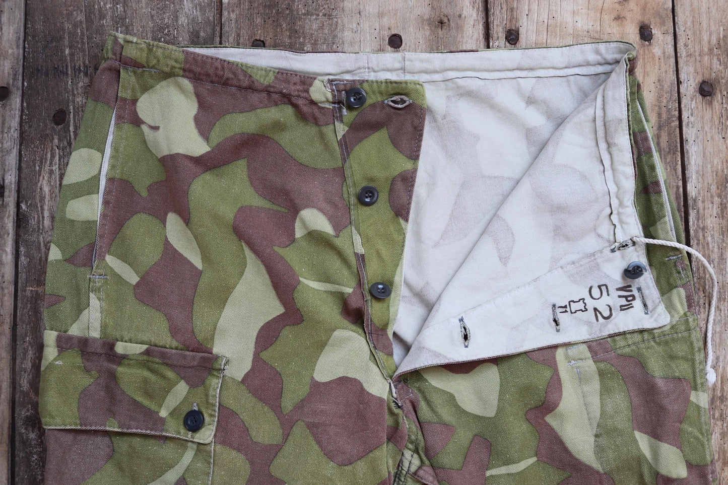 Vintage 1970s Finnish M62 camo trousers - windproof paratrooper pants - 37” x 28”