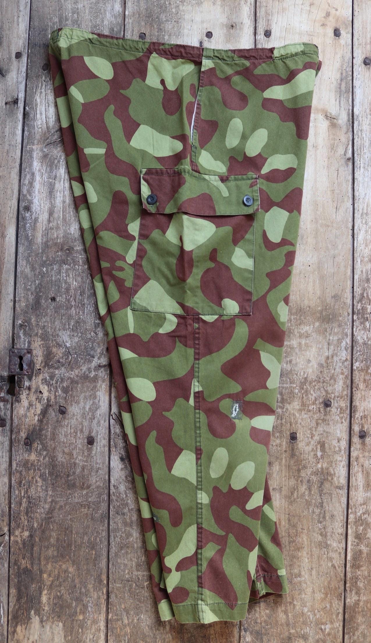 Vintage 1990s Finnish M62 camo trousers - windproof paratrooper pants - 40” x 27”